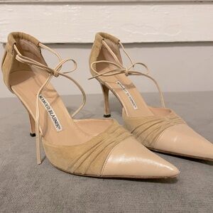 Manolo Blahnik tan suede and smooth leather pumps
